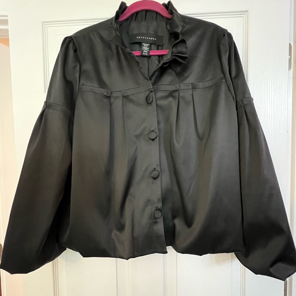 APOSTROPHE  XL  FAB SHINY SATIN TOP OR LAYERED TOP! Excellent condition